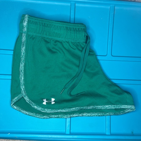 Under Armour Green Shorts - Picture 3 of 4